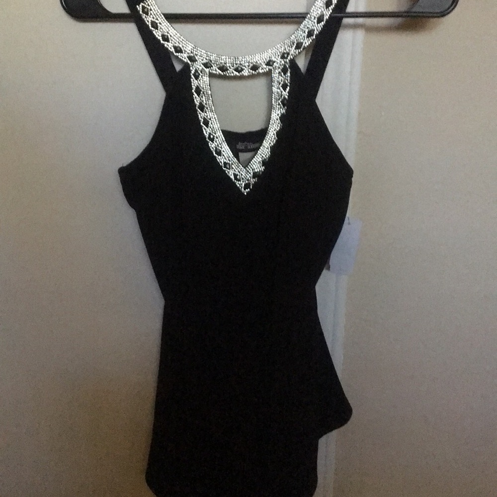 Xpose jeweled top
